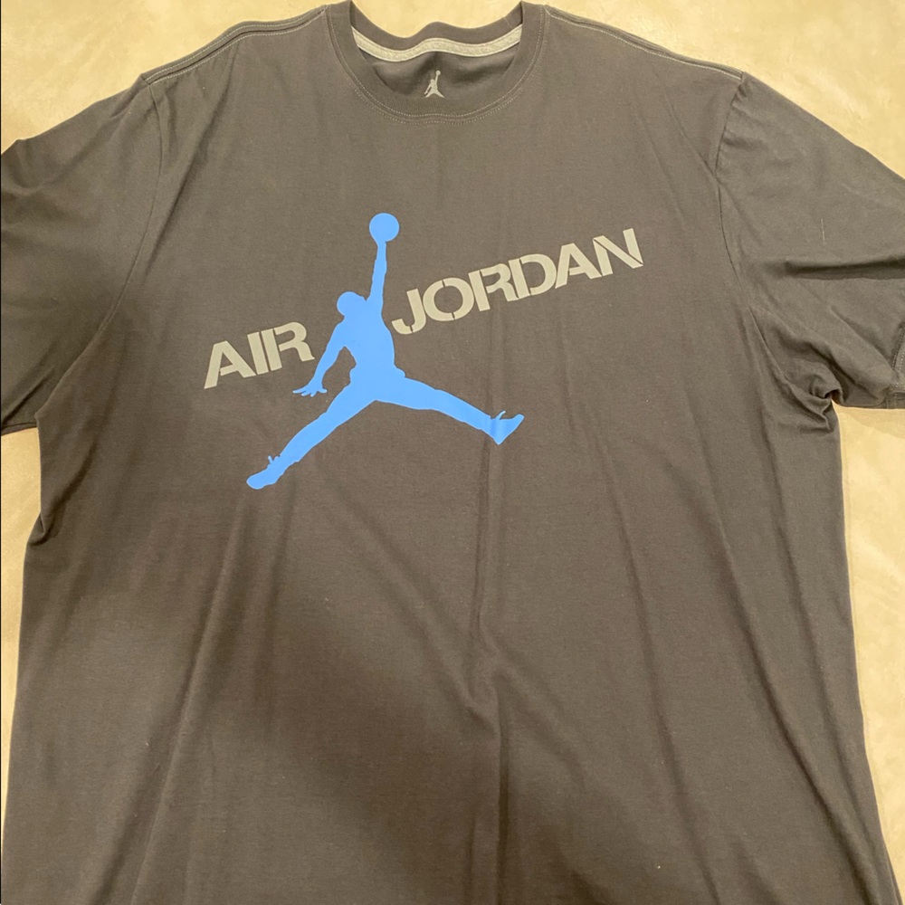 Charcoal Gray Air Jordan T-shirt, Size XXL